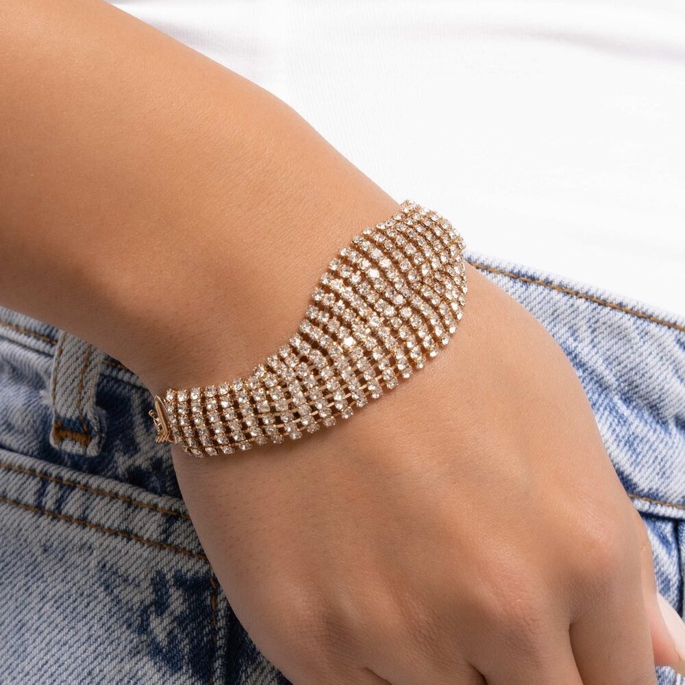 Paparazzi Jewelry Accessories - Trustworthy Twist - Gold Bracelet - NEW!!
